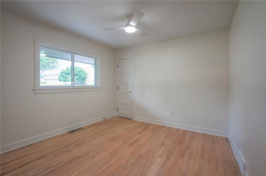 5001 Reinhardt Drive — photo 30