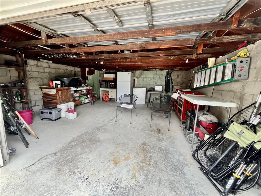 Photo 6 of 23 - 301 S 8th Street