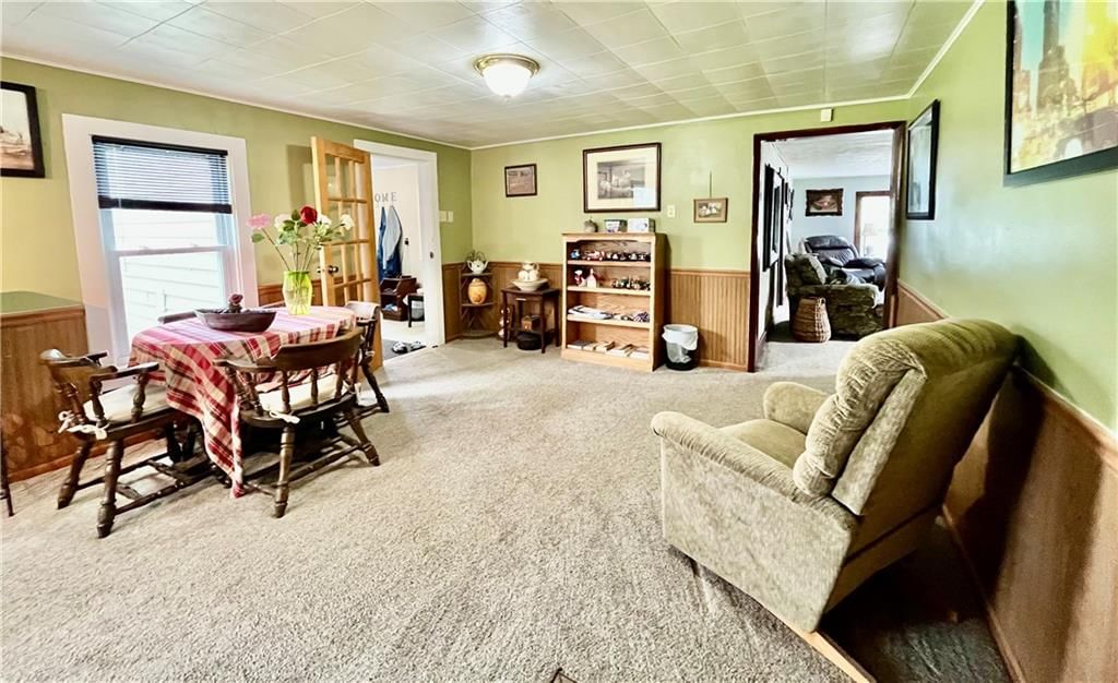 Photo 9 of 23 - 301 S 8th Street