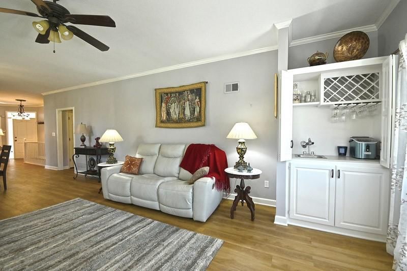 Photo 6 of 51 - 5218 W 122nd Street