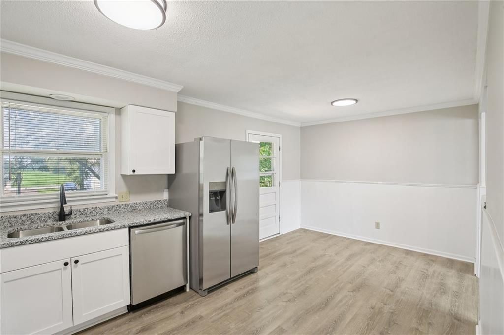305 W 2nd Terrace — photo 2