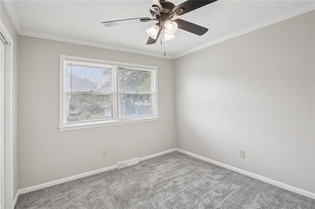 305 W 2nd Terrace — photo 9