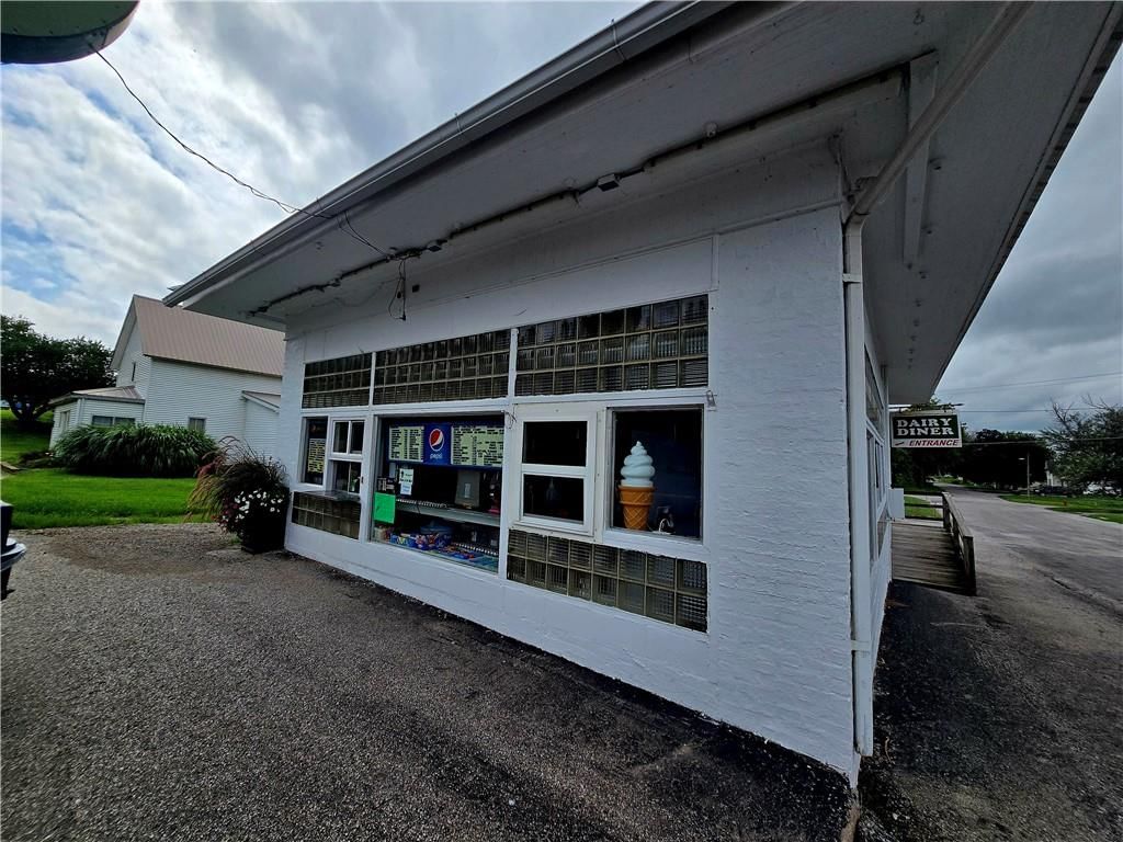 301 E Main Street — photo 2