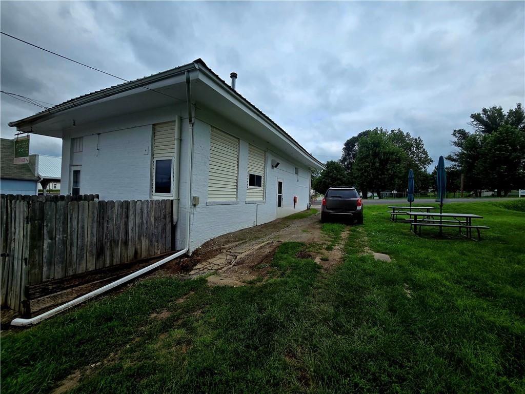 301 E Main Street — photo 4