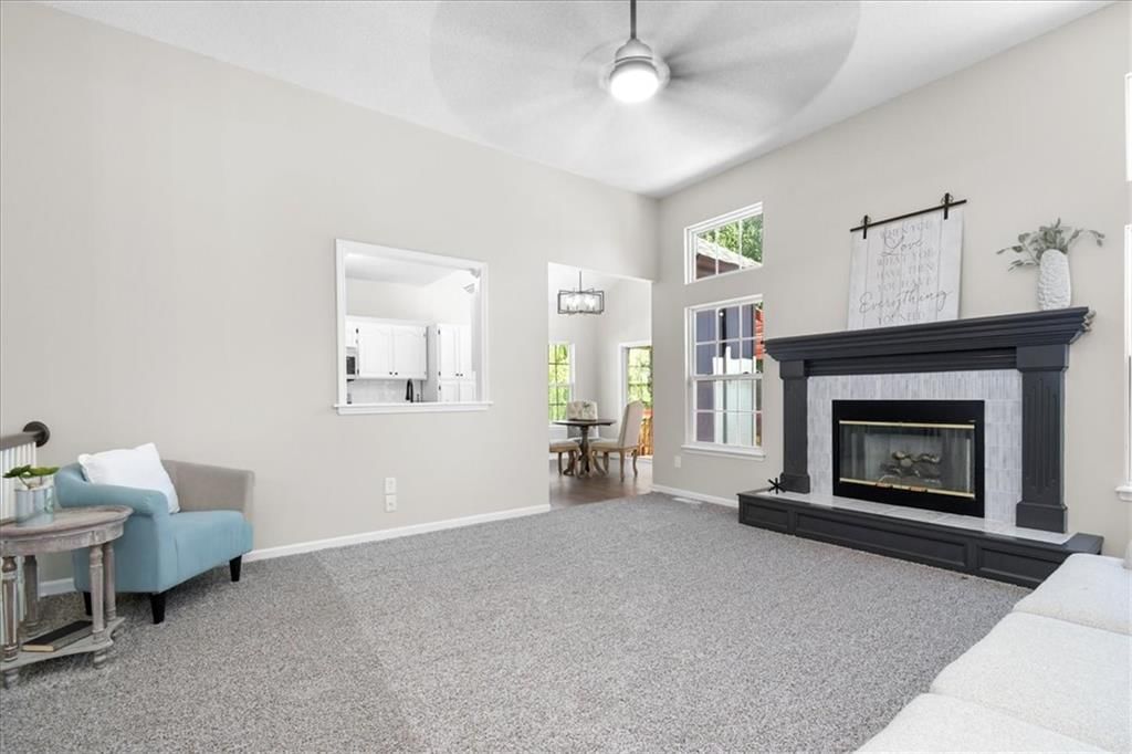 Photo 5 of 33 - 709 SW Graystone Drive