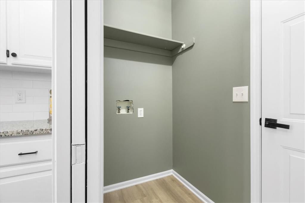 Photo 11 of 33 - 709 SW Graystone Drive