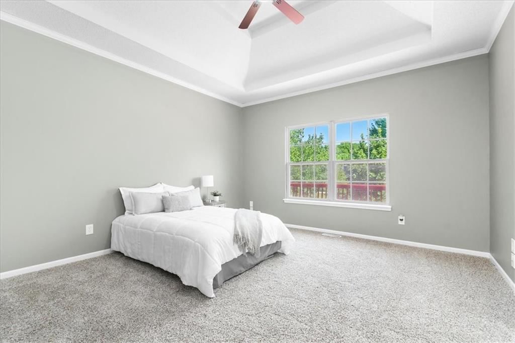 Photo 12 of 33 - 709 SW Graystone Drive