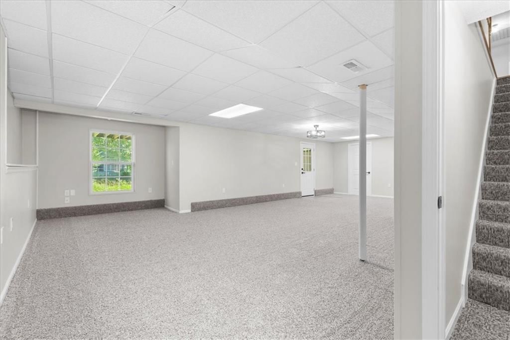 Photo 18 of 33 - 709 SW Graystone Drive