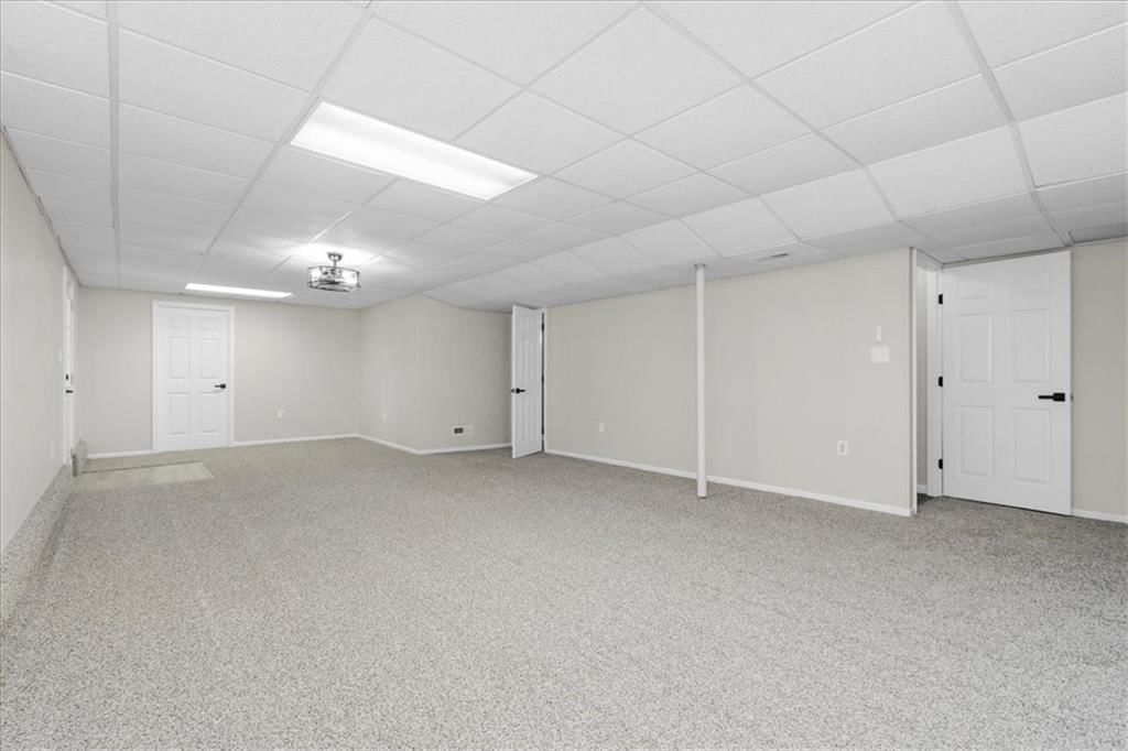 Photo 19 of 33 - 709 SW Graystone Drive