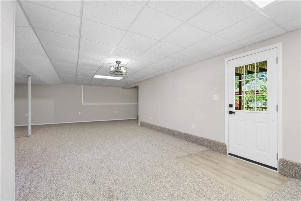 Photo 20 of 33 - 709 SW Graystone Drive