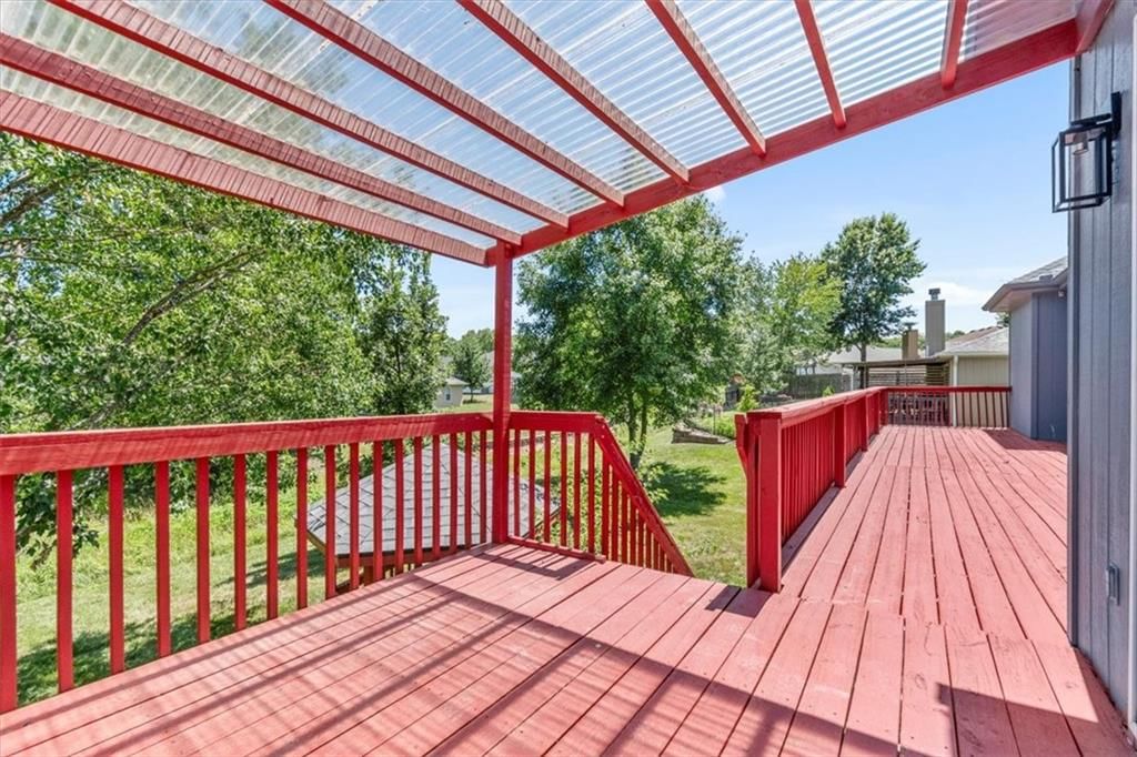 Photo 25 of 33 - 709 SW Graystone Drive