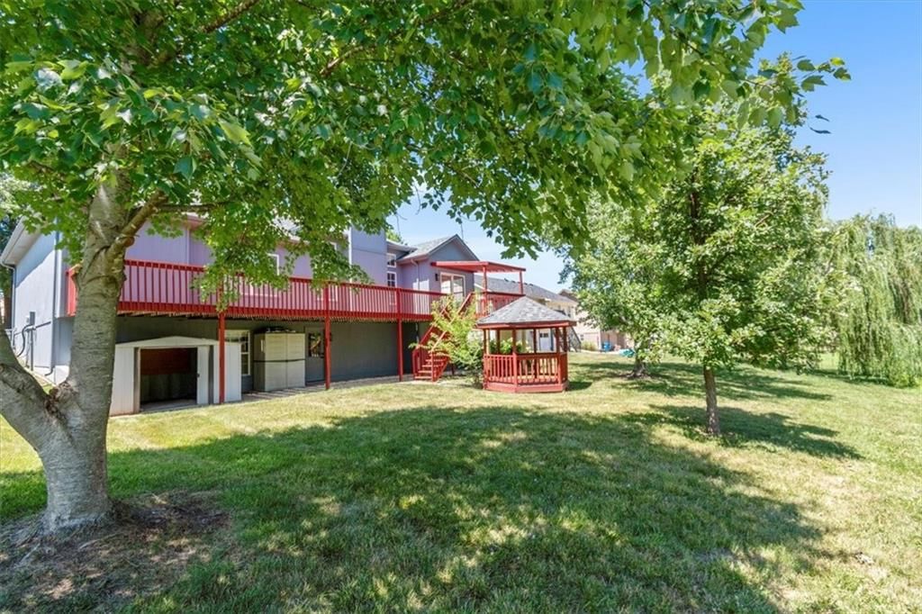 Photo 28 of 33 - 709 SW Graystone Drive