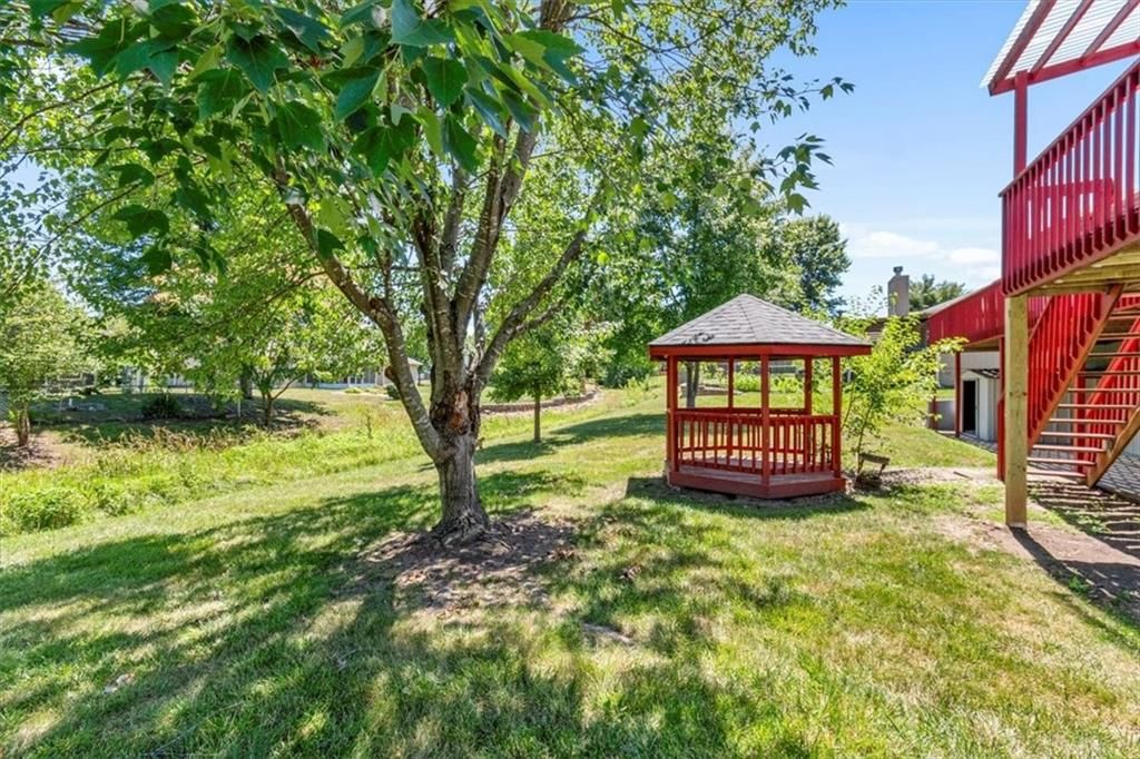 Photo 30 of 33 - 709 SW Graystone Drive