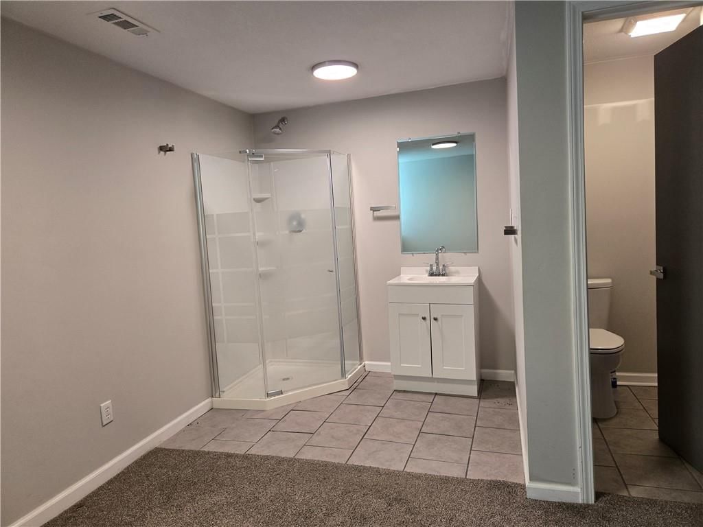 Photo 16 of 21 - 4949 Tracy Avenue