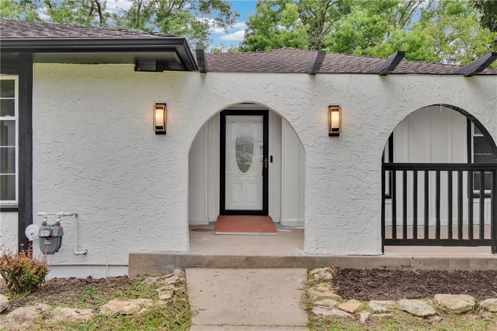 Photo 7 of 33 - 2338 N 88th Street