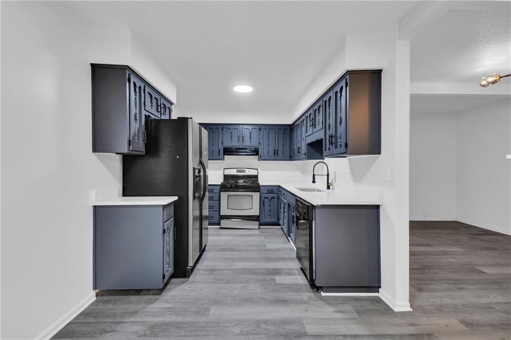 Photo 13 of 33 - 2338 N 88th Street