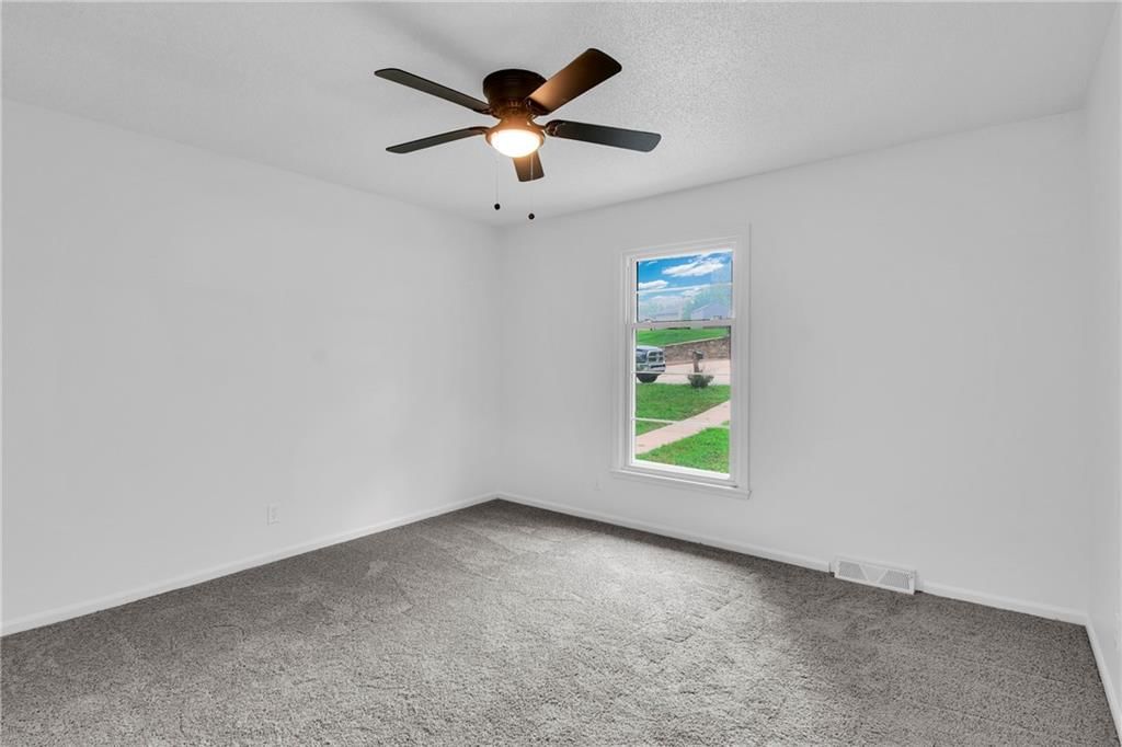 Photo 20 of 33 - 2338 N 88th Street