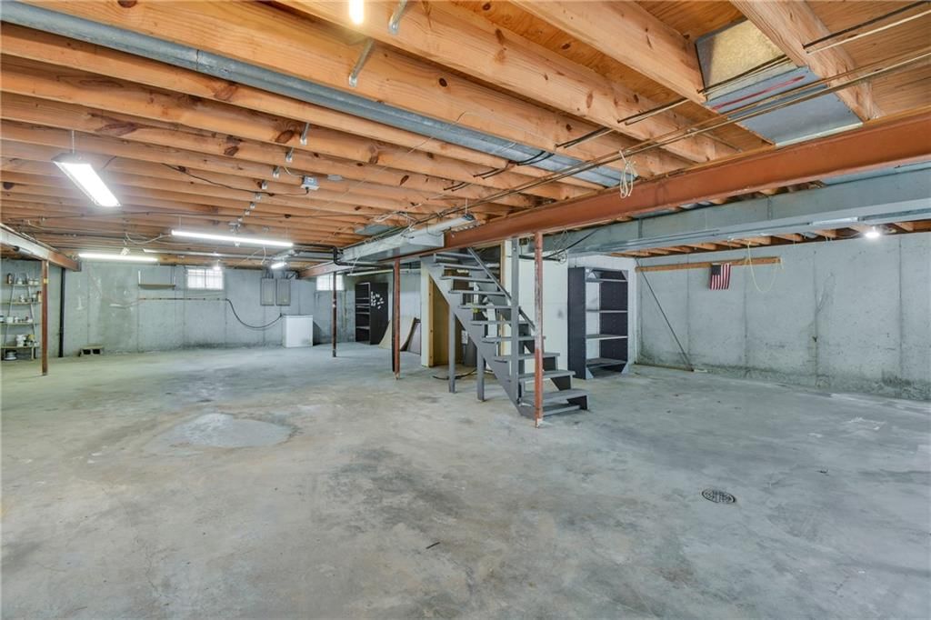 Photo 30 of 33 - 2338 N 88th Street