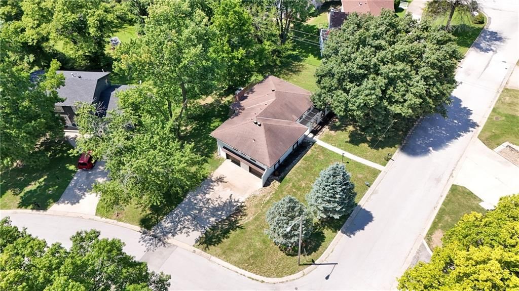 Photo 32 of 33 - 2338 N 88th Street