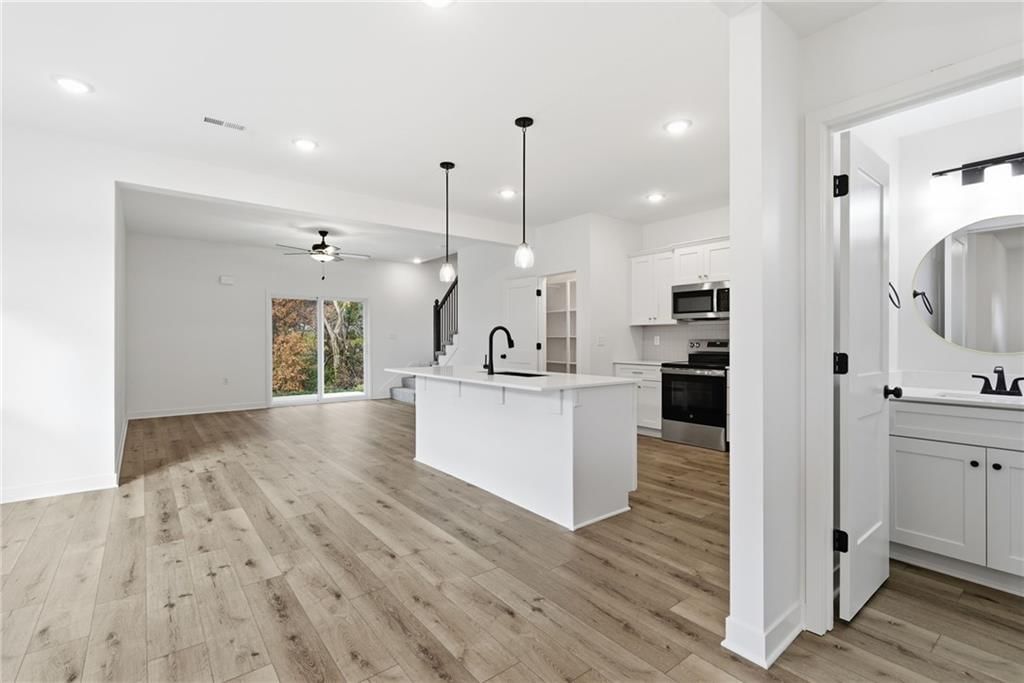 704 Mahogany Court — photo 2