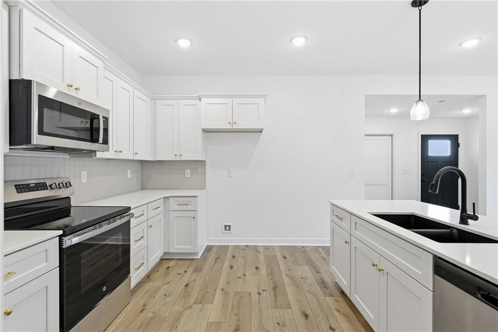 704 Mahogany Court — photo 5
