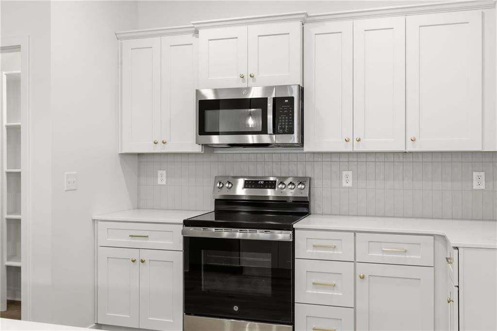 704 Mahogany Court — photo 6