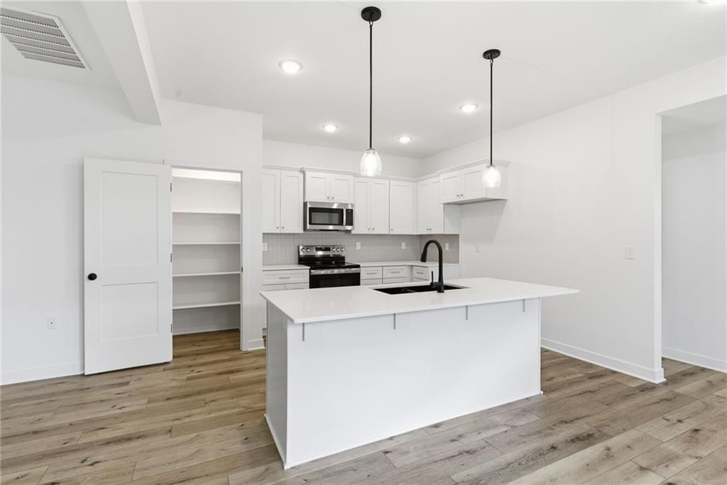704 Mahogany Court — photo 11