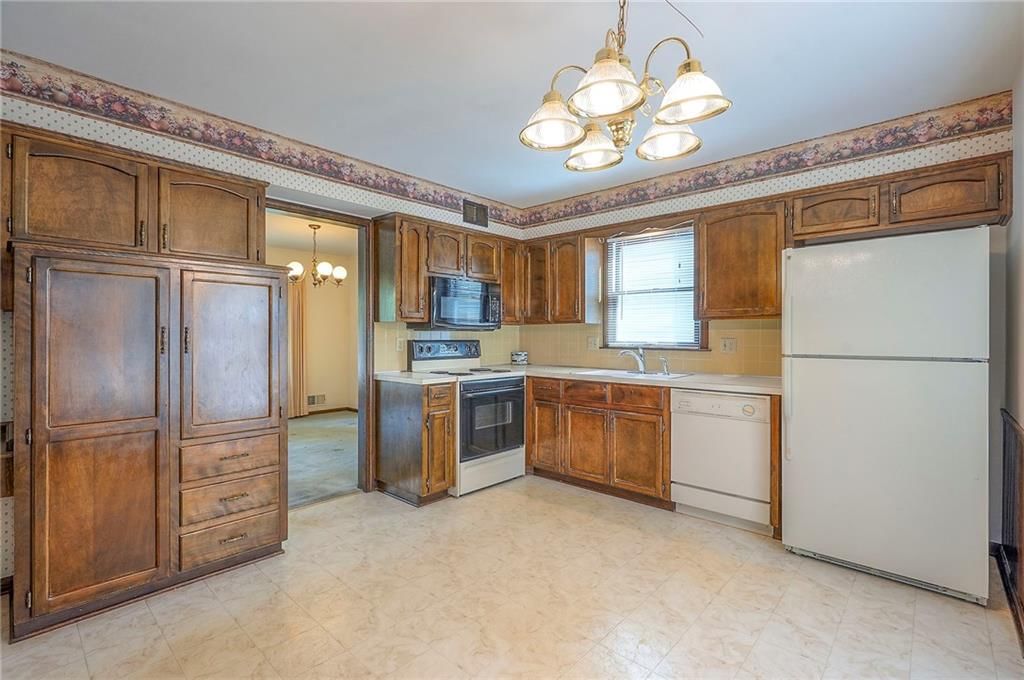 12321 W 102nd Street — photo 16