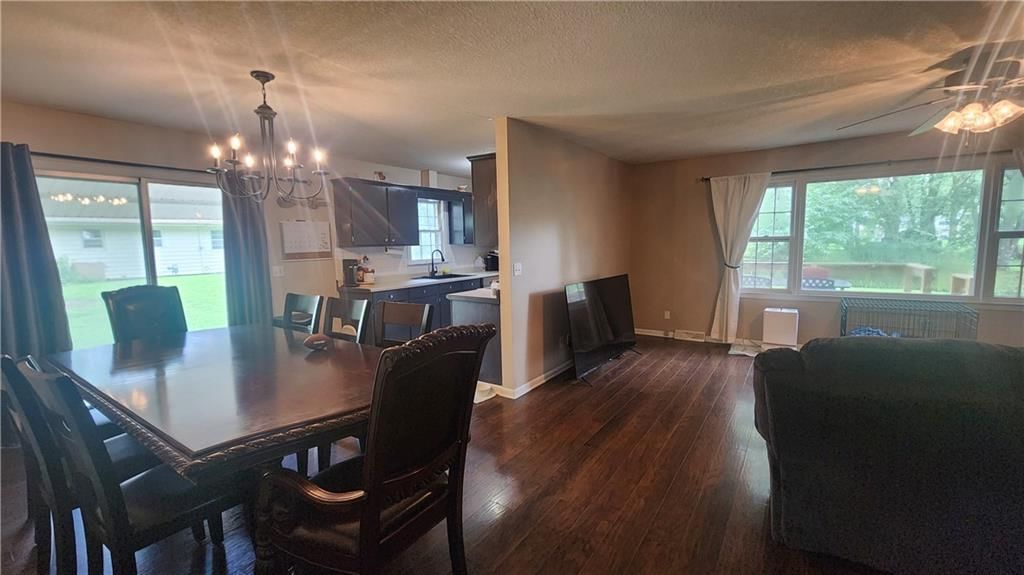 Photo 6 of 18 - 406 E Tuggle Street