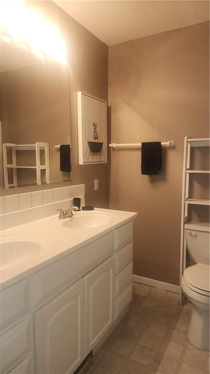 Photo 10 of 18 - 406 E Tuggle Street