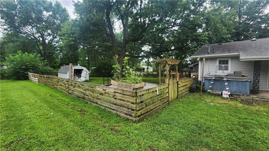 Photo 17 of 18 - 406 E Tuggle Street