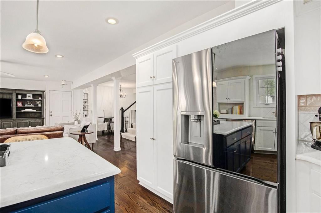 Photo 9 of 28 - 6822 Granada Lane