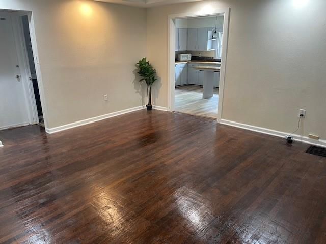 311 W Larch Street — photo 3