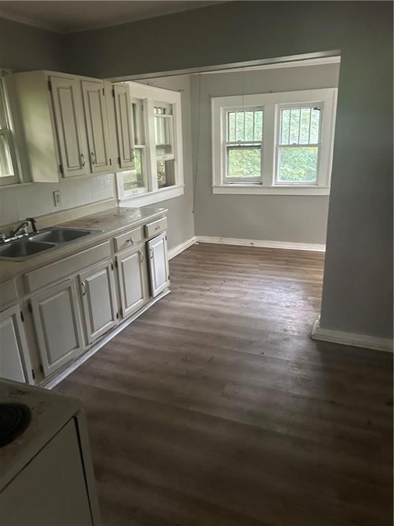 Photo 4 of 9 - 1703 E 50th Street