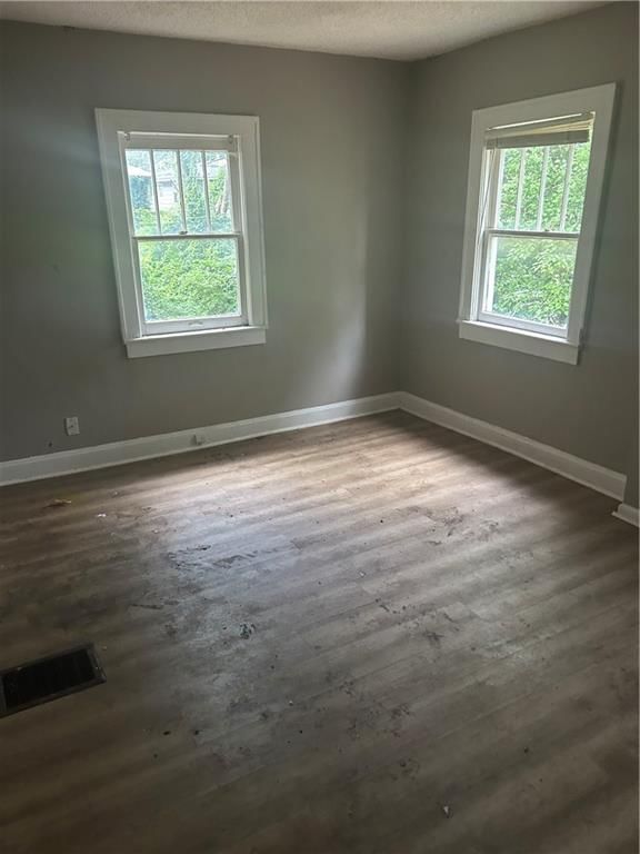 Photo 6 of 9 - 1703 E 50th Street
