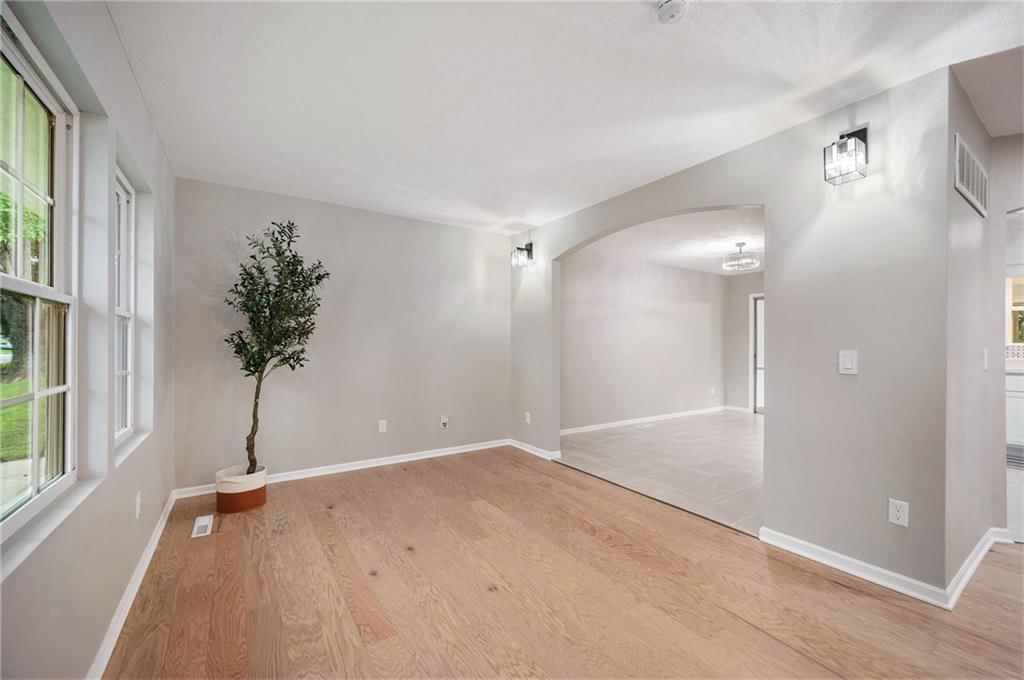 9825 Drury Avenue — photo 5