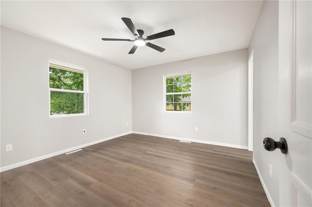 9825 Drury Avenue — photo 11