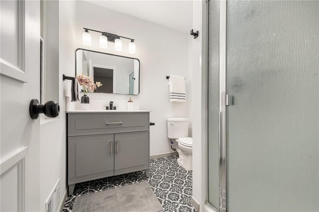 9825 Drury Avenue — photo 13