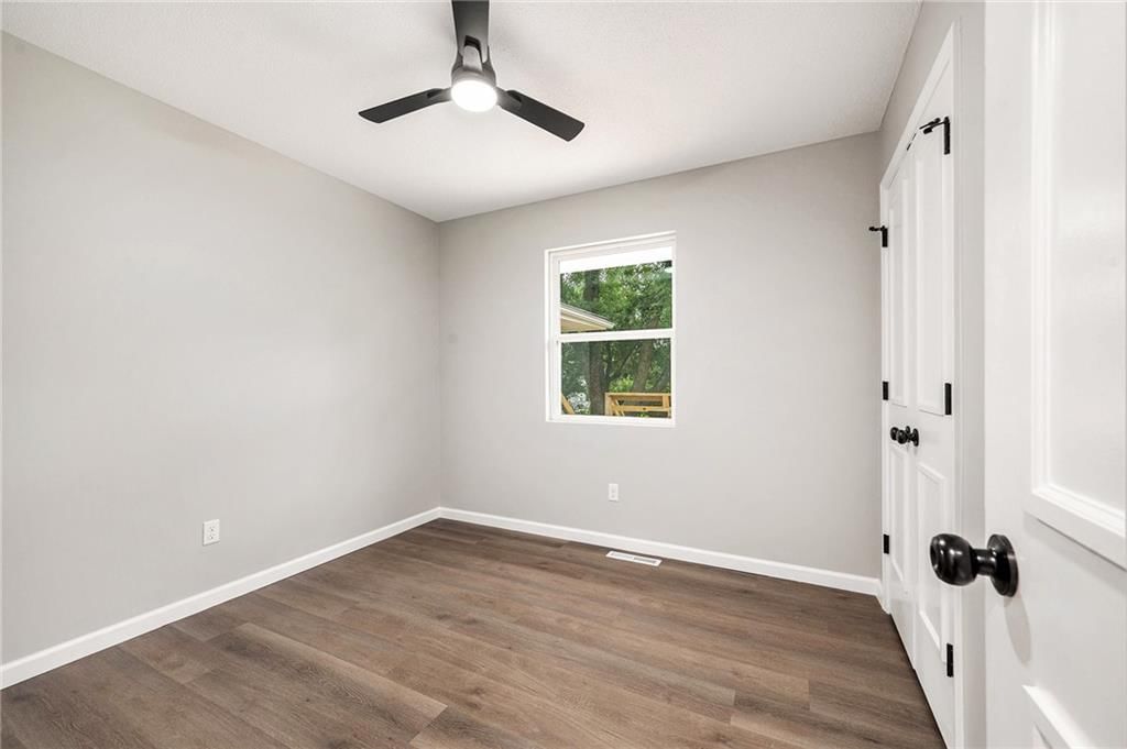 9825 Drury Avenue — photo 16
