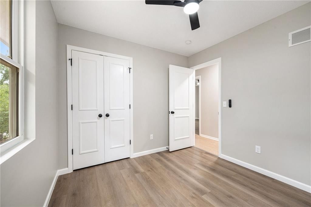 9825 Drury Avenue — photo 17