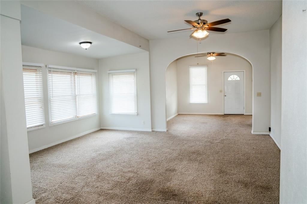 2411 Crawford Avenue — photo 7