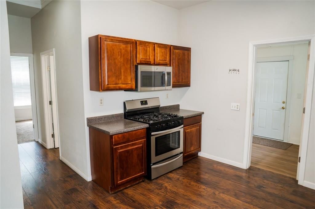 2411 Crawford Avenue — photo 8