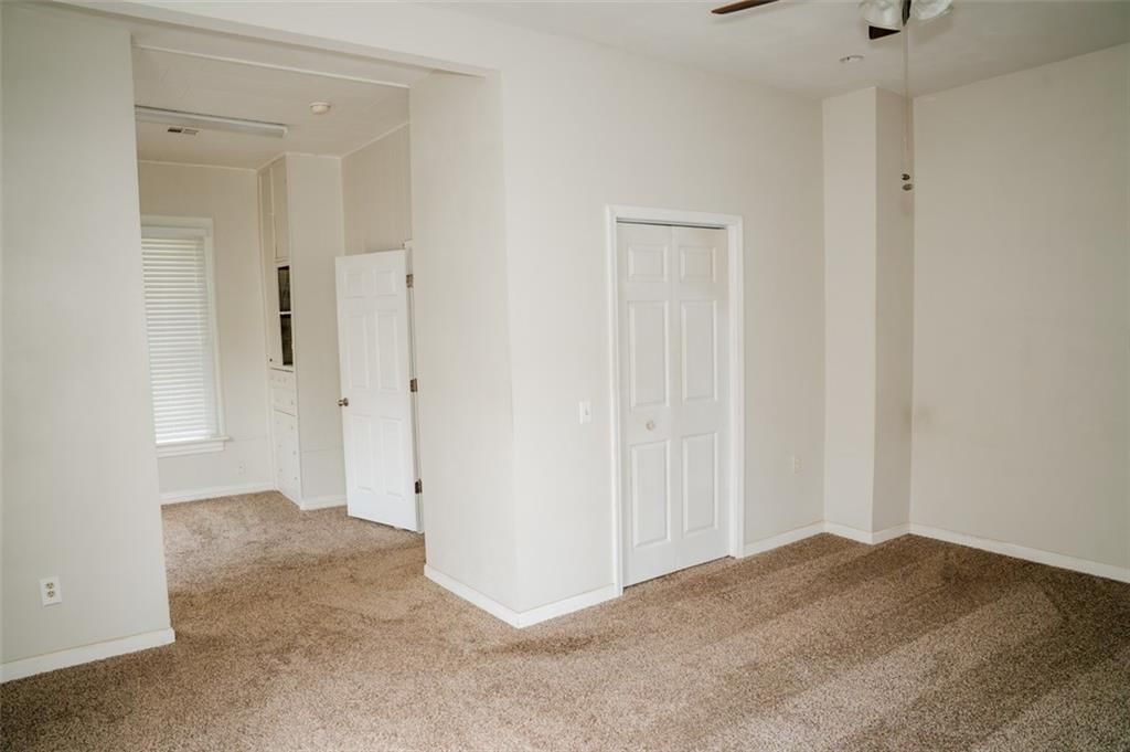 2411 Crawford Avenue — photo 13