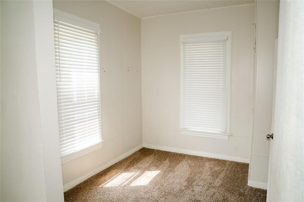 2411 Crawford Avenue — photo 15