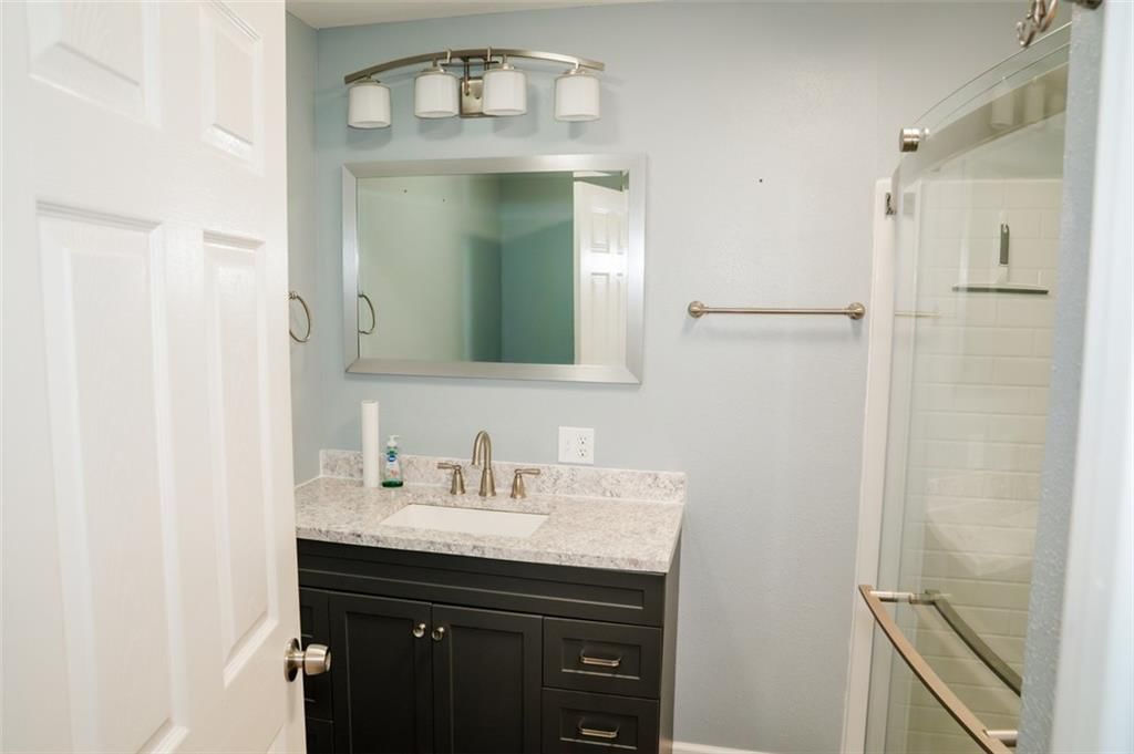 2411 Crawford Avenue — photo 16