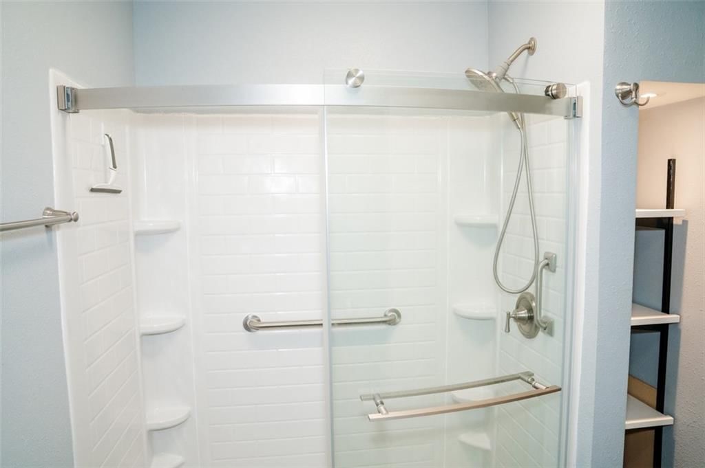 2411 Crawford Avenue — photo 17