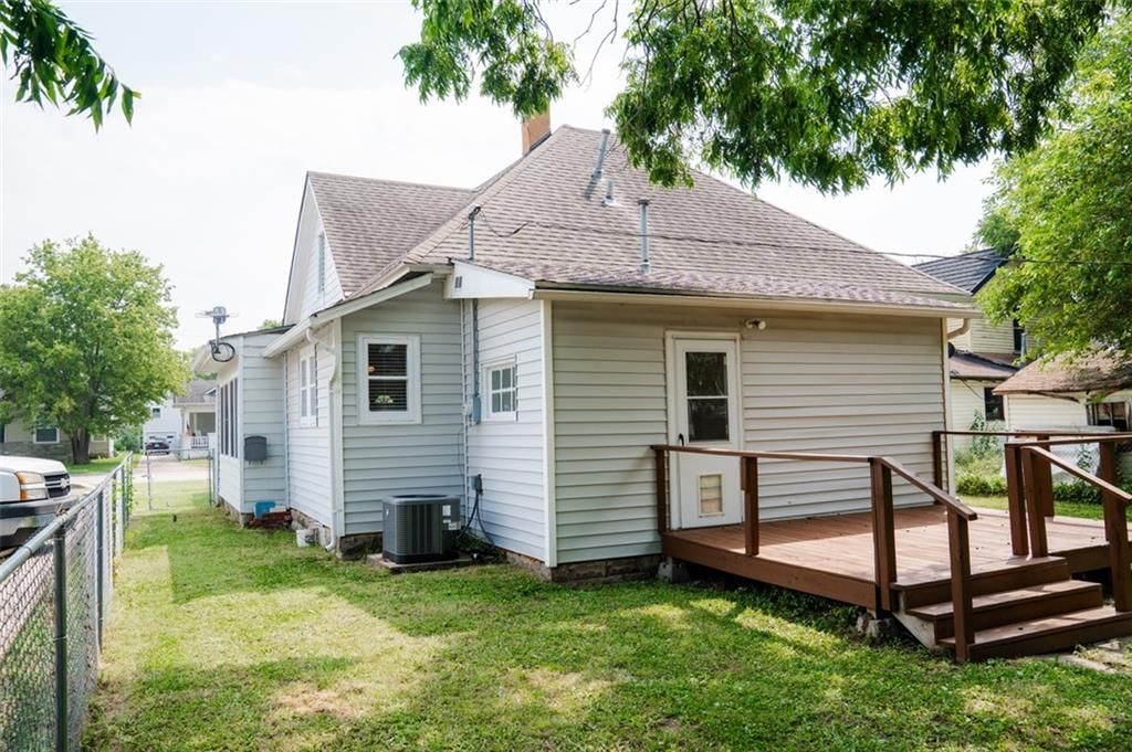 2411 Crawford Avenue — photo 25