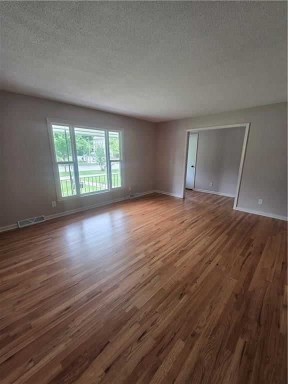 2843 Benton Boulevard — photo 5
