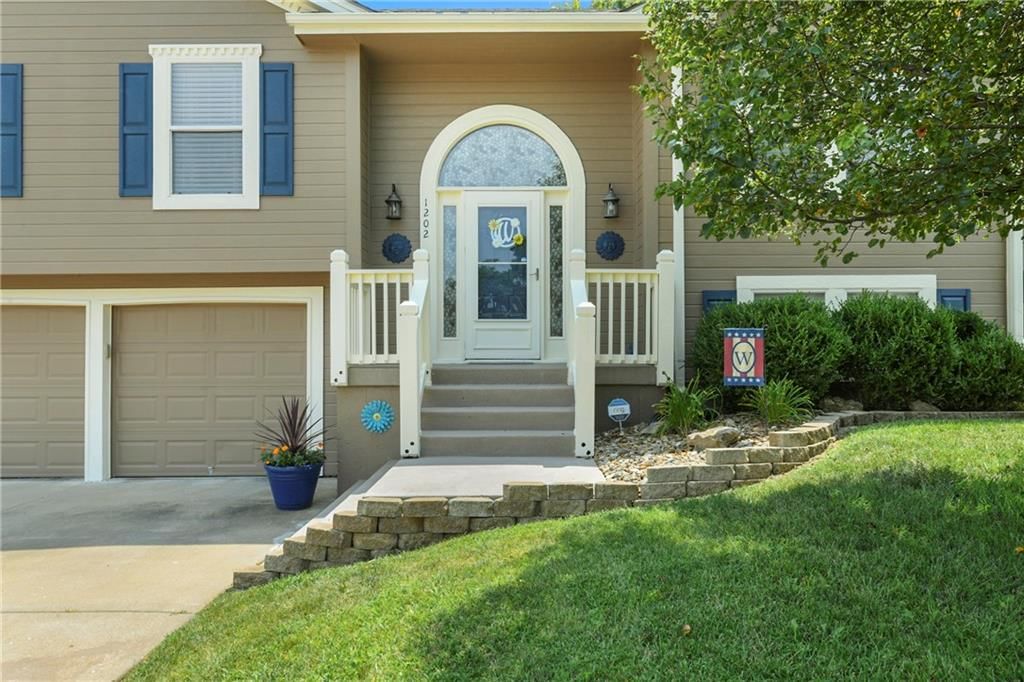 1202 Ashford Street — photo 3