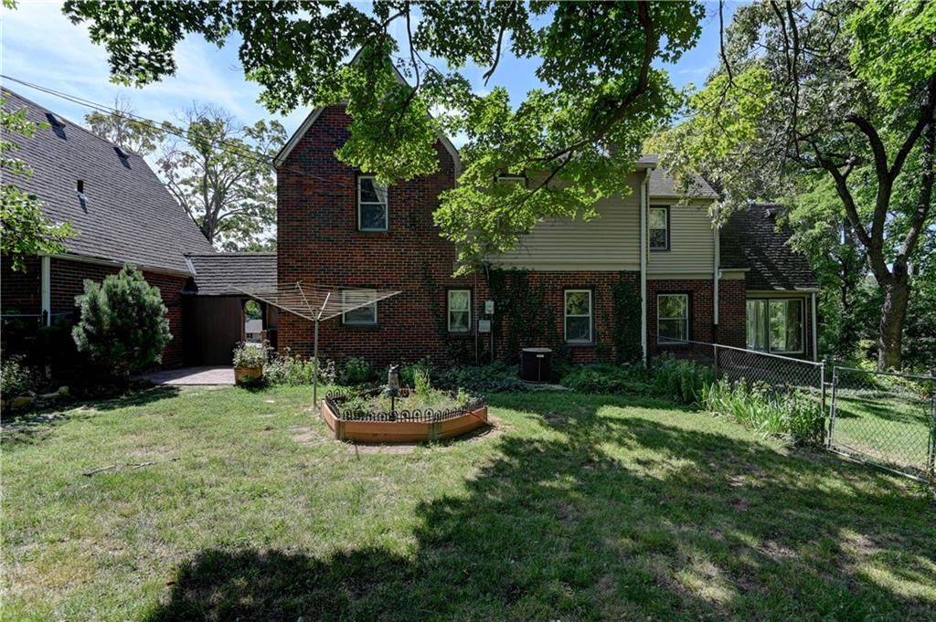 Photo 9 of 71 - 7612 E Gregory Boulevard